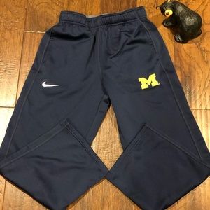 YOUTH NIKE THERMA-FIT💕* UNIVERSITY of MICHIGAN*LG